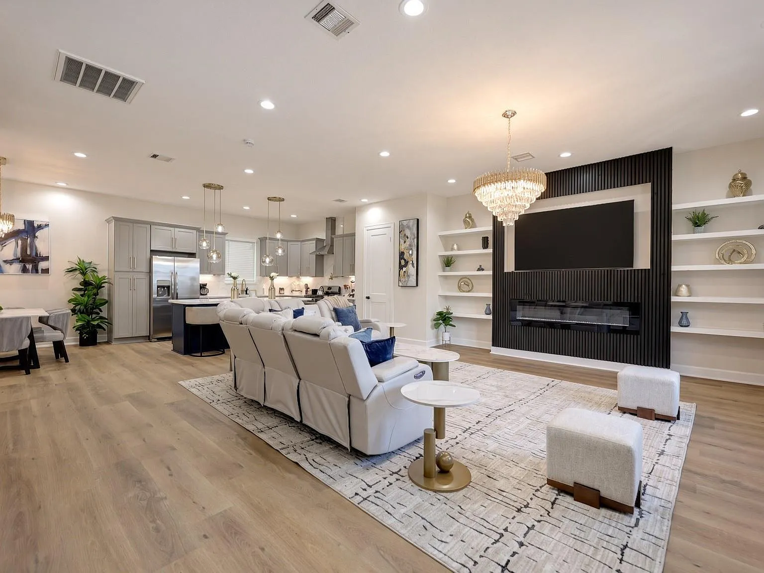 3 bed, 3.5 bath, 2264 sqft, $6,500 — Photo 4