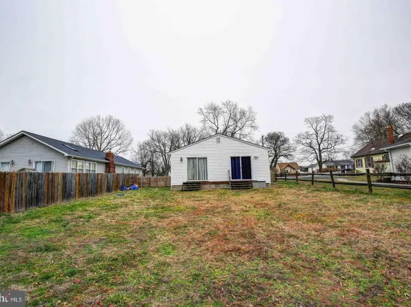 7606 Paradise Beach Rd, Pasadena, MD 21122