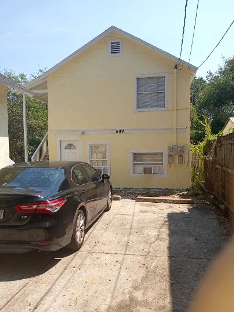 611 Mulberry Street — Photo 1