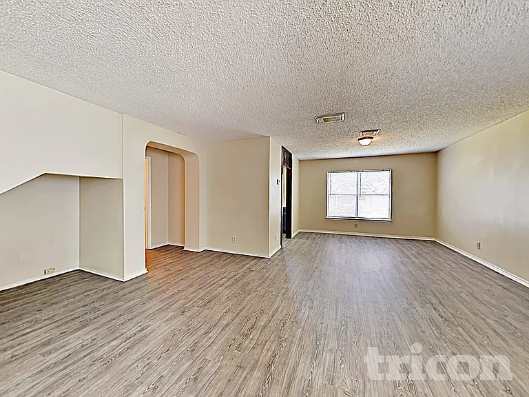 8015 Chestnut Barr Dr — Photo 3