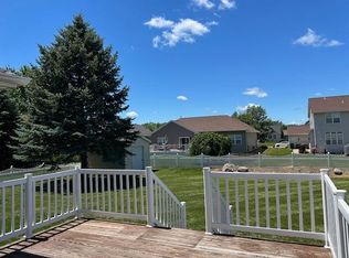 320 N 15th Ave, Hiawatha, IA 52233