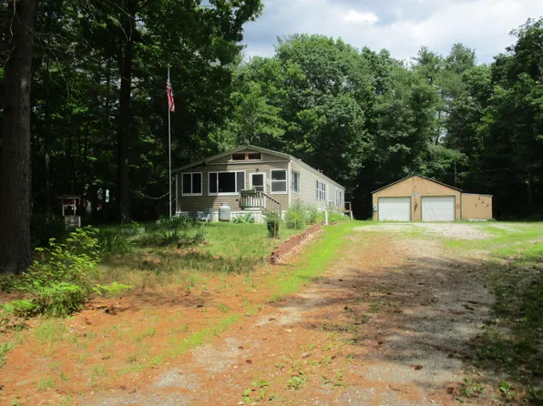 23 East  Oxford Road, Oxford, ME 04270