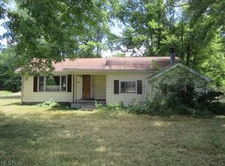 6082 Shaffer Rd NW, Warren, OH 44481