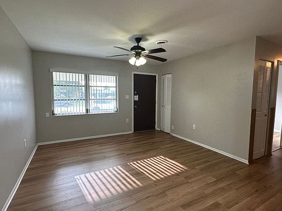 2nd image of 1014 Park Manor Dr