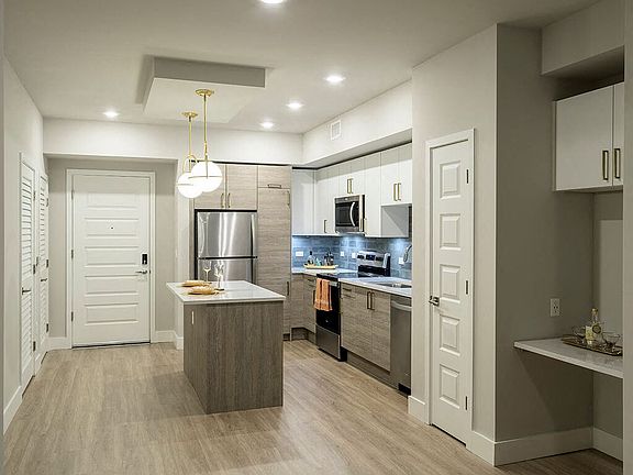 3rd image of 6500 N Andrews Ave #627