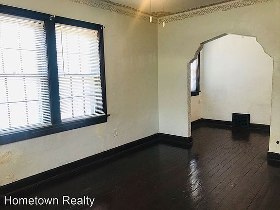 5th image of 225 NW 24th St APT 6
