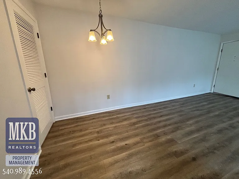 2527 Gatehouse Ln — Photo 8