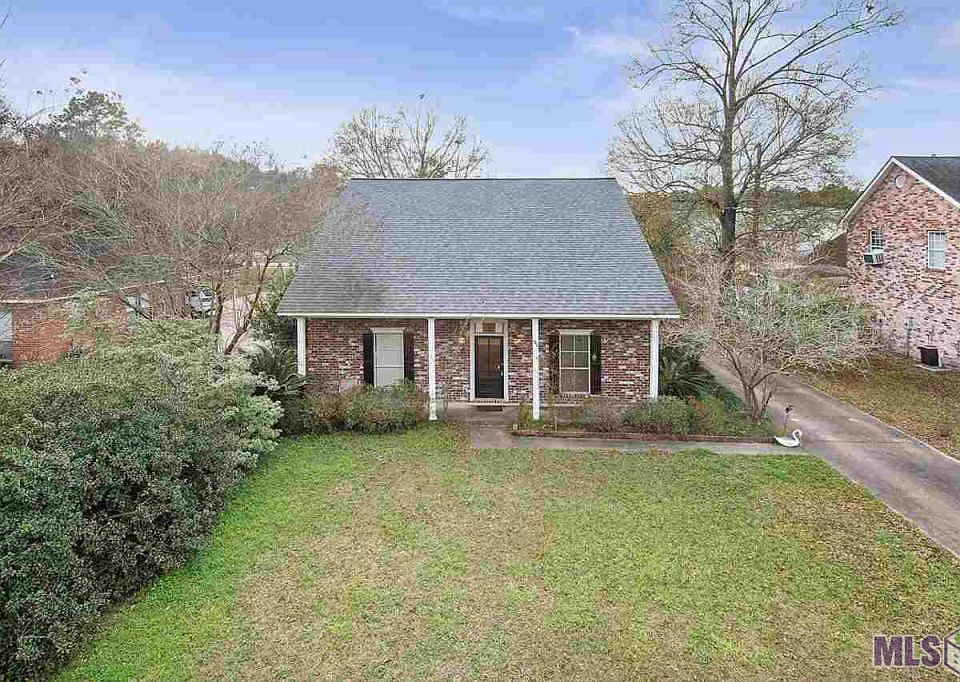 1st image of 27483 Tall Oaks Dr