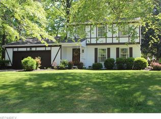 241 Sawmill Run Dr, Canfield, OH