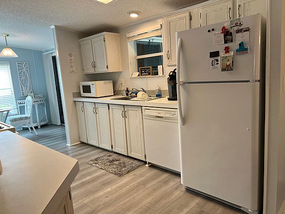 4th image of 29200 Jones Loop Rd #201