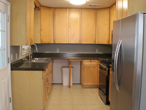3rd image of 1508 La Casa Dr