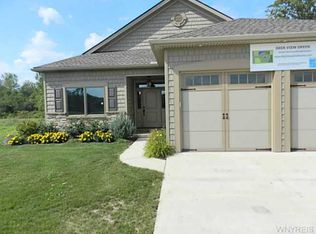 11 Deerview Dr, Akron, NY 14001