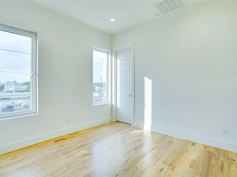 1612 Bennett Ave #102 — Photo 22