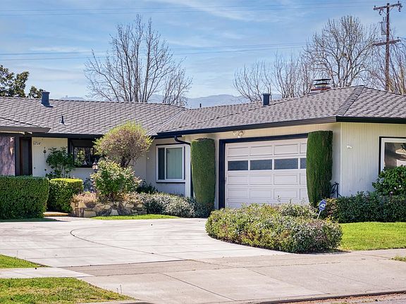 3rd image of 1728 Fabian Dr
