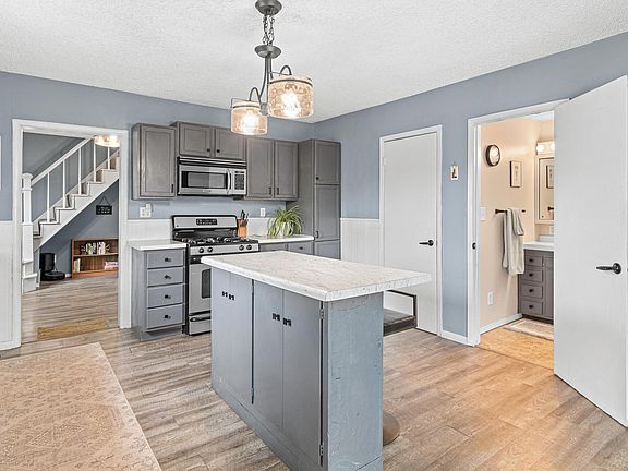 2nd image of 653 19th Ave NE