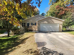 4102 Link Dr, Brighton, MI