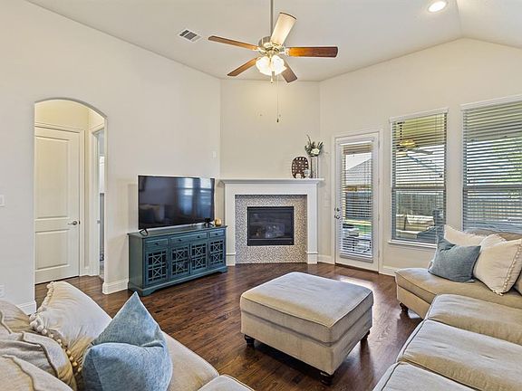 4th image of 5405 Datewood Ln