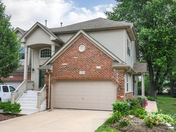 1215 Oakleaf Ct, Aurora, IL 60506