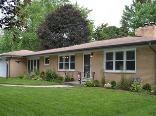 1012 Meadow Ln, Elgin, IL 60123