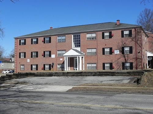 2nd image of 3916 Liberty Heights Ave APT B2