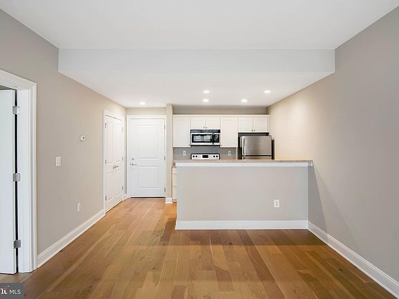2nd image of 125-27 N 4th St #404