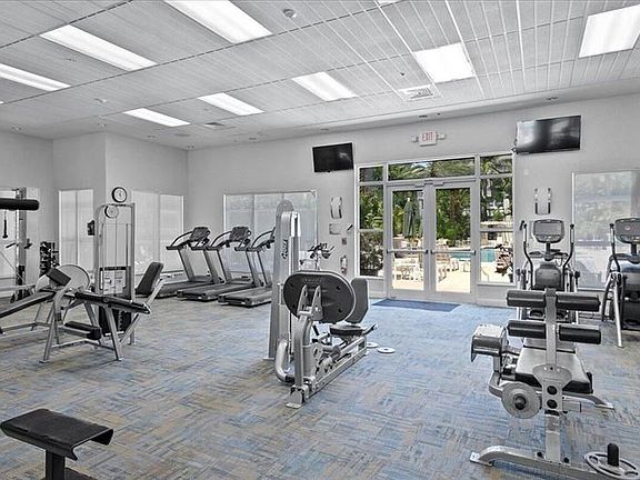 5th image of 600 S Dixie Hwy APT 423