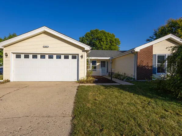 1941 Aspen Ln, Glendale Heights, IL 60139
