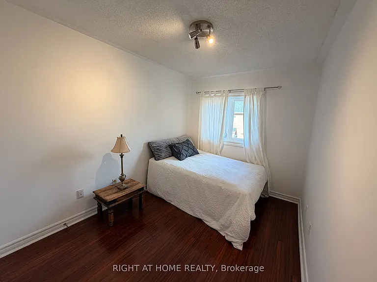 2 Mary Gapper Cres #7 — Photo 33
