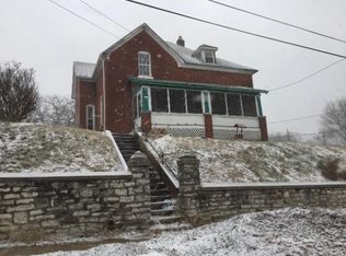 17 S 8th St, Belleville, IL 62220