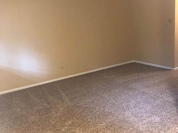 2nd image of 3811 Sandhurst Dr APT 202