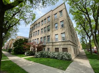 6301 N Washtenaw Ave, Chicago, IL 60659