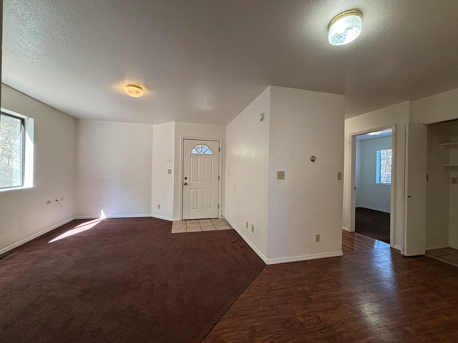 3 bed, 900 sqft, $2,000 — Photo 3