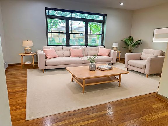 2nd image of 5847 Sunshine Dr APT 2E