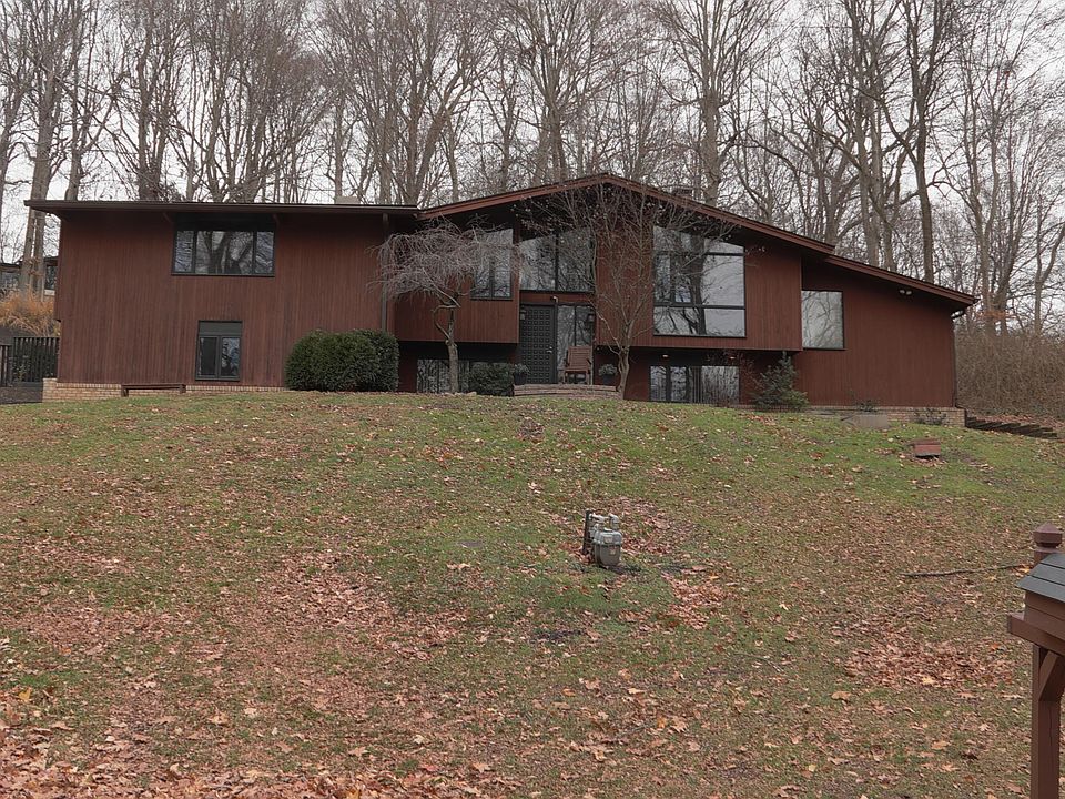 1st image of 245 Overlook Dr NE