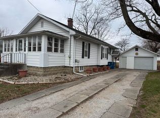 108 N Saratoga St, Olney, IL 62450