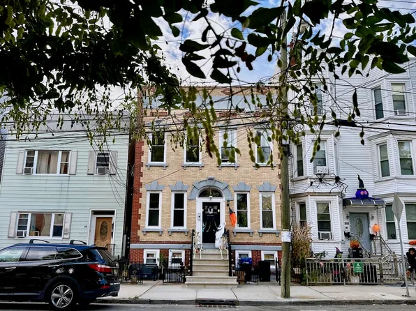 21 Hancock Avenue image 1 of 15