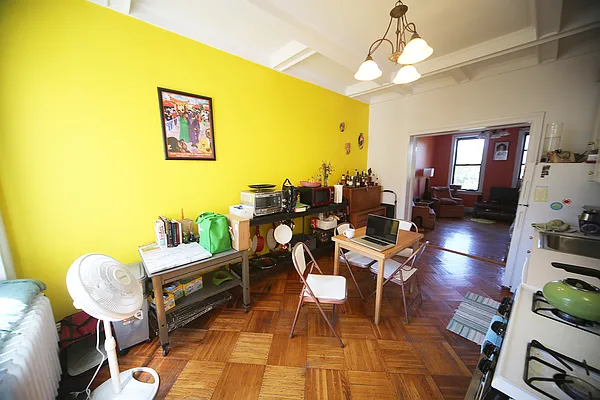 Rented by Metropolitan Realty | media 26