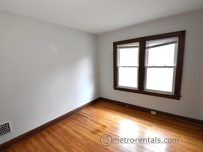 238-240 W Pacemont Rd — Photo 18