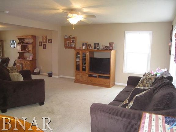 2nd image of 2816 Breezewood Blvd