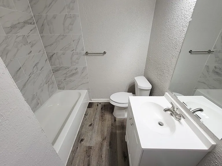 5606 Willow Glen Dr — Photo 17