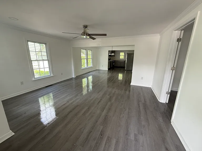 602 Broad St — Photo 4