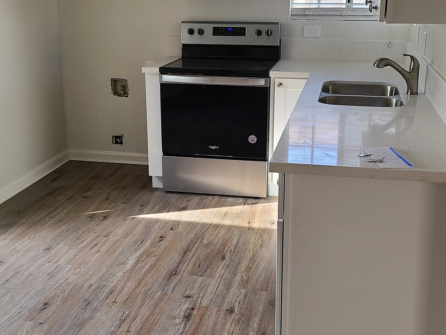 2 bed, 1300 sqft, $2,500 — Photo 3