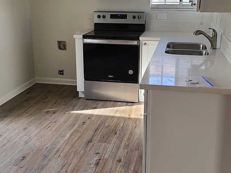 324 Riverview Way — Photo 3