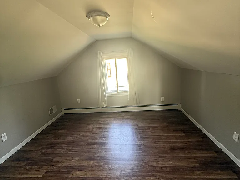 340 Gold St — Photo 8