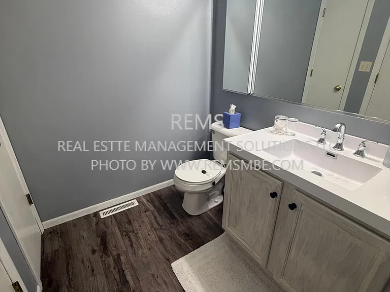 815 Island Ct #1 — Photo 12