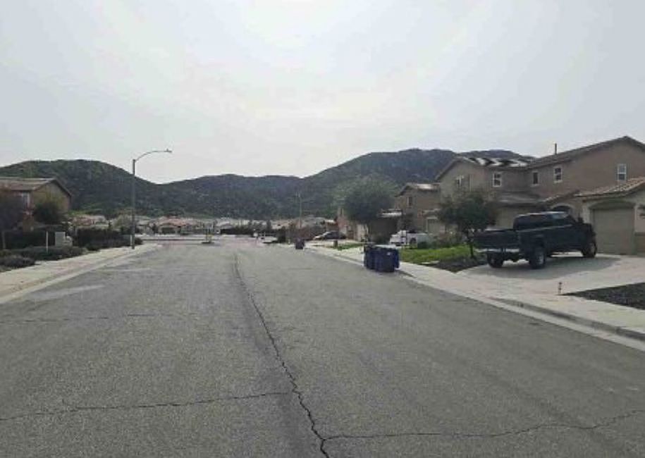 Exterior Neighborhood (street photo)