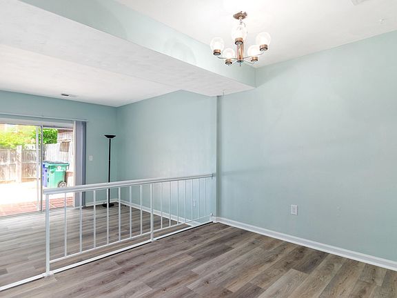 4th image of 2704 Newton Ct