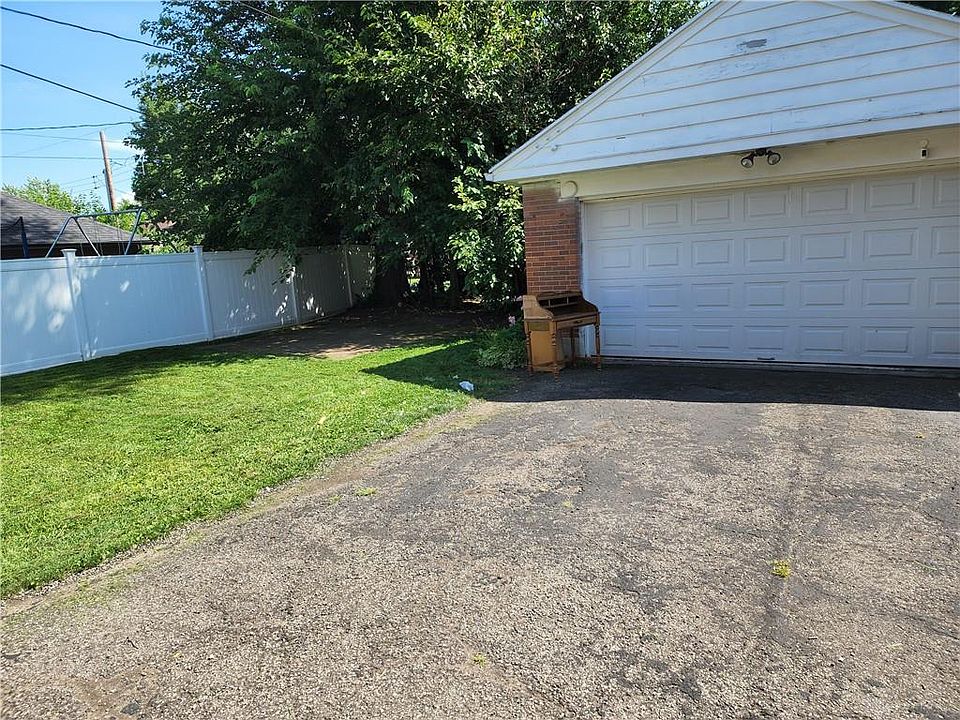1st image of 230 Telford Ave