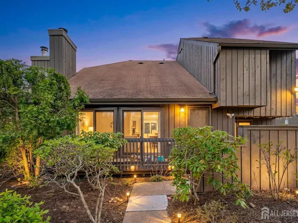 496 Westgate Dr, Edison, NJ 08820