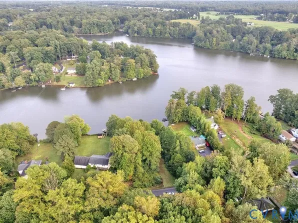 6302 Lakeside Dr #210, Quinton, VA 23141